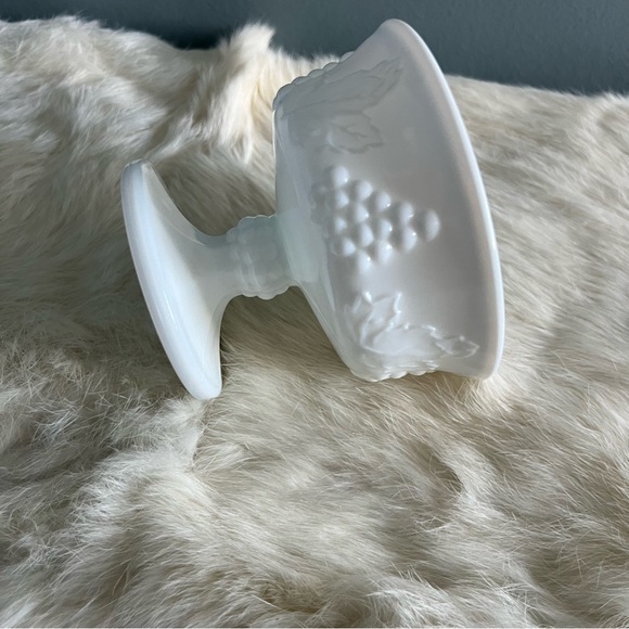 Indiana Glass Harvest Grape Vintage Milk Glass Dessert Bowl - Picture 2 of 7